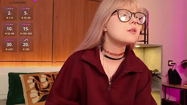 MoliQin online show from 04/24/26, 07:00