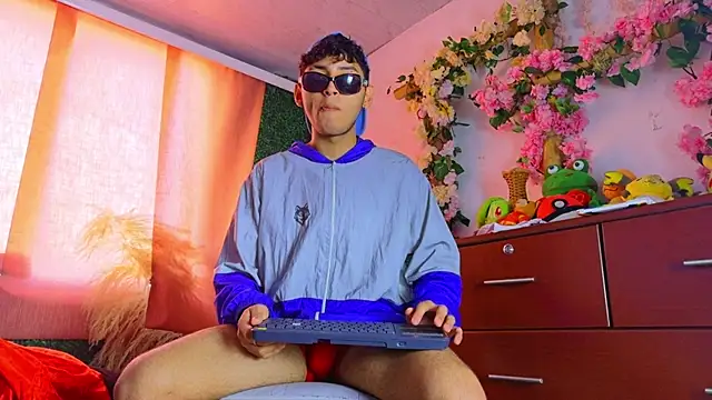 Snapshot of Ian_Hunter chatting on 02/26/26, 01:21 Ian Hunter online show from 02/26/26, 01:21