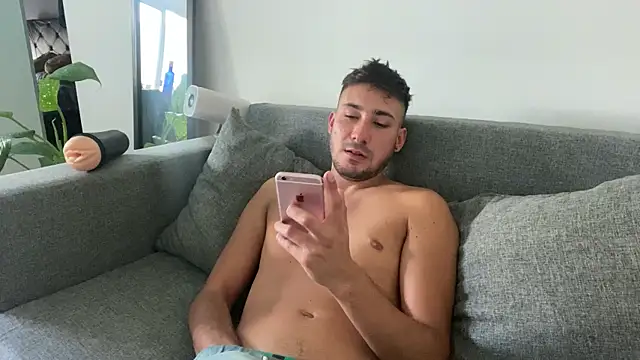 Snapshot of Heytincho chatting on 03/01/26, 10:01 Heytincho online show from 03/01/26, 10:01