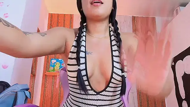 valenttina narvaez online show from 03/28/26, 01:43