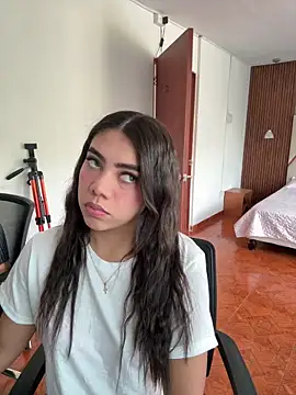 Luna rousse26 online show from 04/04/26, 12:35