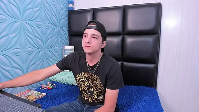 Snapshot of bad_boy_cum_ chatting on 02/20/26, 03:25 bad boy cum online show from 02/20/26, 03:25