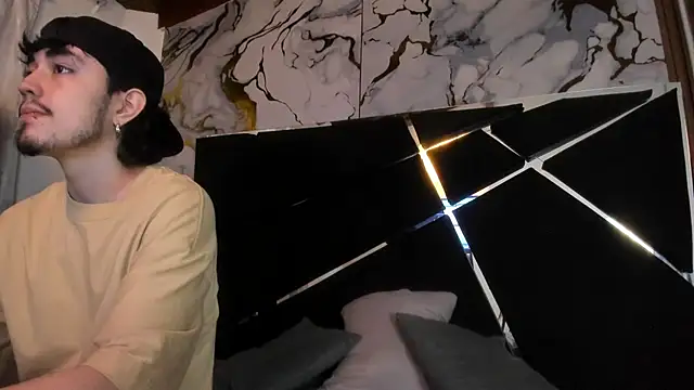 Snapshot of Couple_In_Heat chatting on 02/24/26, 07:34 Couple In Heat online show from 02/24/26, 07:34