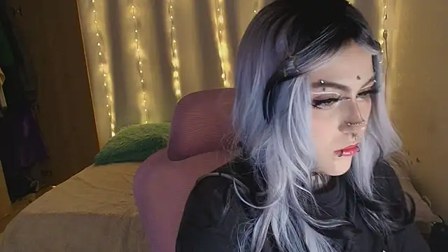 Snapshot of maliciaXpoison chatting on 02/24/26, 06:33 maliciaXpoison online show from 02/24/26, 06:33