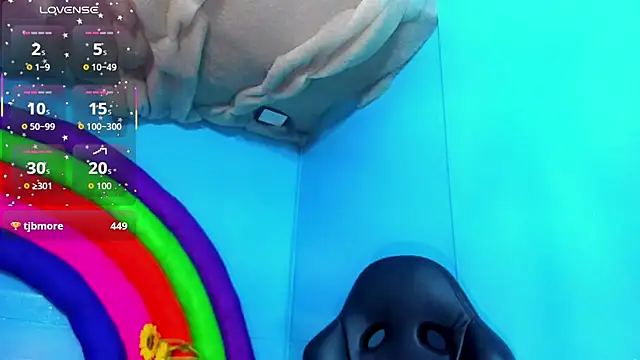 cristal villael  online show from 03/27/26, 07:46