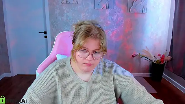 luna c0ra online show from 04/23/26, 01:07