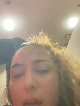 Snapshot of kate_nicepops999114 chatting on 02/20/26, 07:43 kate nicepops999114 online show from 02/20/26, 07:43