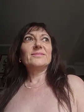 SaraGina online show from 04/22/26, 08:28