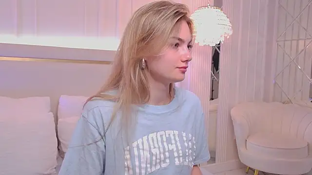Snapshot of Sona_Lavberi chatting on 05/05/26, 09:50 Sona Lavberi online show from 05/05/26, 09:50