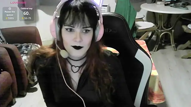 Snapshot of Samanteased chatting on 02/17/26, 10:38 Samanteased online show from 02/17/26, 10:38