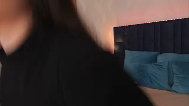 LucyDeLuca online show from 04/01/26, 05:30