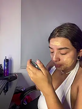 Snapshot of Midary_pink chatting on 02/21/26, 10:22 Midary pink online show from 02/21/26, 10:22