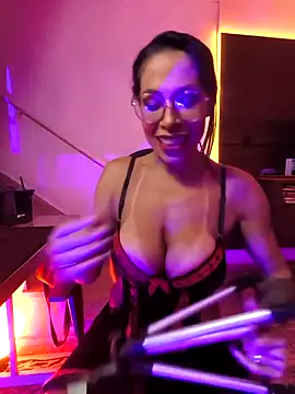 NatzinhaMorenaHot online show from 03/21/26, 05:34