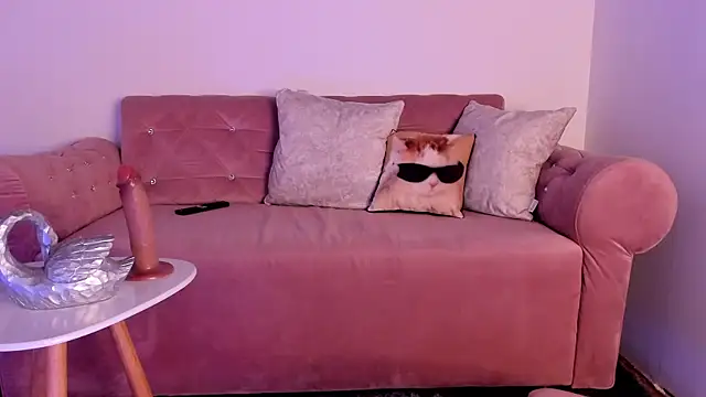 Kattengel  online show from 04/18/26, 12:58