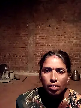 Snapshot of Hot_re83 chatting on 02/25/26, 11:36 Hot re83 online show from 02/25/26, 11:36