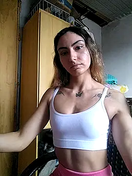 Snapshot of Larinhacat chatting on 02/17/26, 08:26 Larinhacat online show from 02/17/26, 08:26