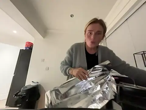 Snapshot of jadey19x chatting on 03/06/26, 07:43 jadey19x online show from 03/06/26, 07:43