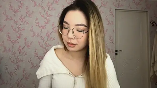 Snapshot of Elina_Mottel chatting on 03/01/26, 09:11 Elina Mottel online show from 03/01/26, 09:11