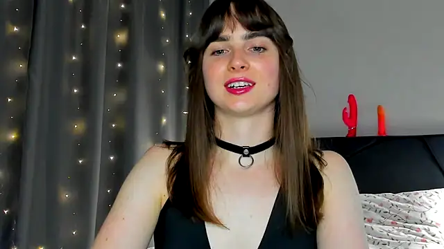 Snapshot of megann_fox2 chatting on 05/12/26, 03:42 megann fox2 online show from 05/12/26, 03:42