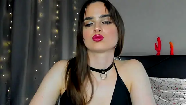 Snapshot of megann_fox2 chatting on 05/21/26, 04:25 megann fox2 online show from 05/21/26, 04:25