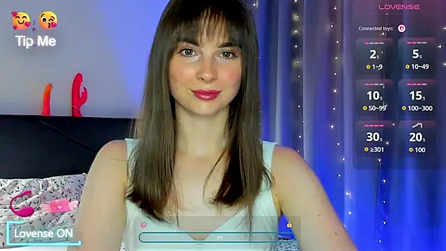 Snapshot of megann_fox2 chatting on 07/27/26, 05:20 megann fox2 online show from 07/27/26, 05:20