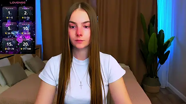 Maddy Wood  online show from 03/06/26, 02:57