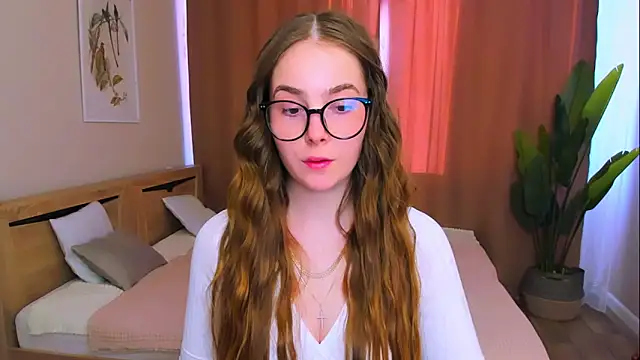 Maddy Wood  online show from 04/01/26, 03:53