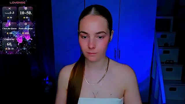 Maddy Wood  online show from 06/07/26, 04:00