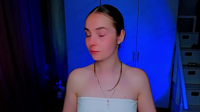Maddy Wood  online show from 06/10/26, 02:16