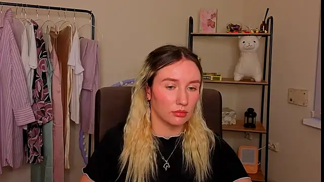 AshleyySchwartz online show from 02/18/26, 02:24