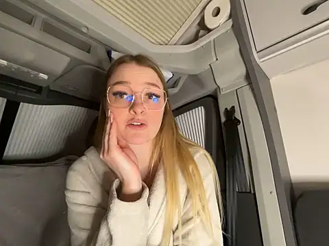 melanieTesss online show from 02/21/26, 11:50