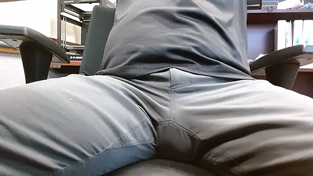 Snapshot of countryboy_10 chatting on 02/26/26, 01:43 countryboy 10 online show from 02/26/26, 01:43