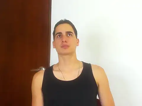 Snapshot of ryanlevi1 chatting on 05/21/26, 07:32 ryanlevi1 online show from 05/21/26, 07:32
