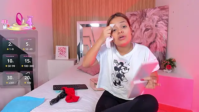 Snapshot of SiaFoxx_ chatting on 03/03/26, 04:29 SiaFoxx online show from 03/03/26, 04:29