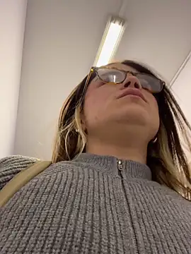 aleessiia online show from 04/23/26, 01:35