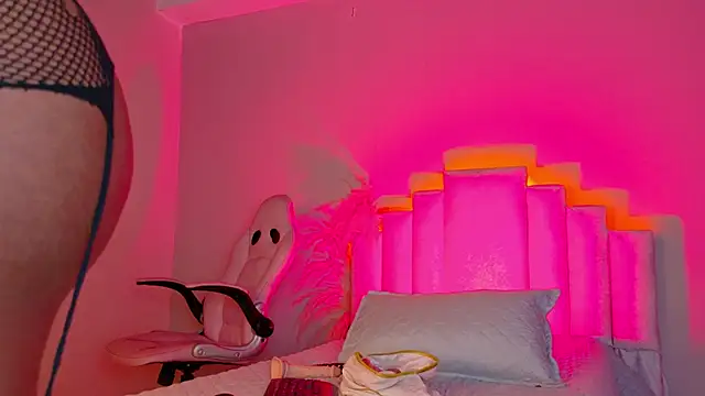 Snapshot of Sheinny_brown1 chatting on 02/23/26, 10:07 Sheinny brown1 online show from 02/23/26, 10:07