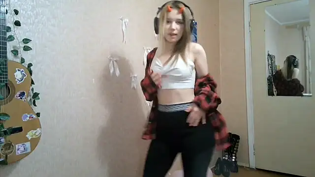 MilaTyan online show from 04/18/26, 07:58