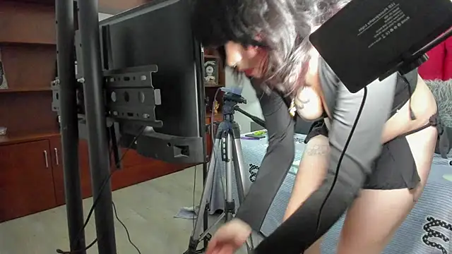 Natasha otson online show from 04/24/26, 07:27