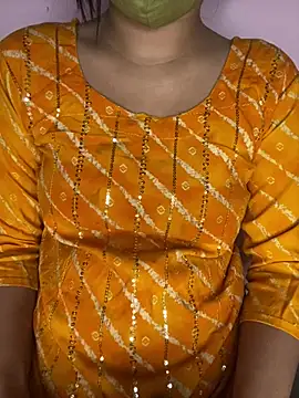 Snapshot of roshni_malhotra chatting on 03/22/26, 01:20 roshni malhotra online show from 03/22/26, 01:20