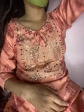 Snapshot of roshni_malhotra chatting on 03/27/26, 05:13 roshni malhotra online show from 03/27/26, 05:13