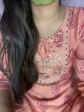 Snapshot of roshni_malhotra chatting on 03/27/26, 08:08 roshni malhotra online show from 03/27/26, 08:08