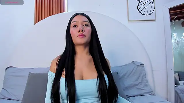 Violett Rosse  online show from 03/13/26, 04:35