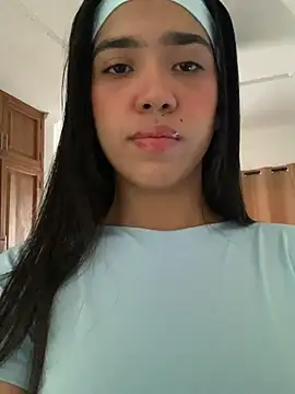 Lily em online show from 07/06/26, 12:35