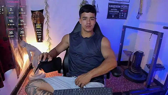 Rob zaens33 online show from 04/22/26, 02:40