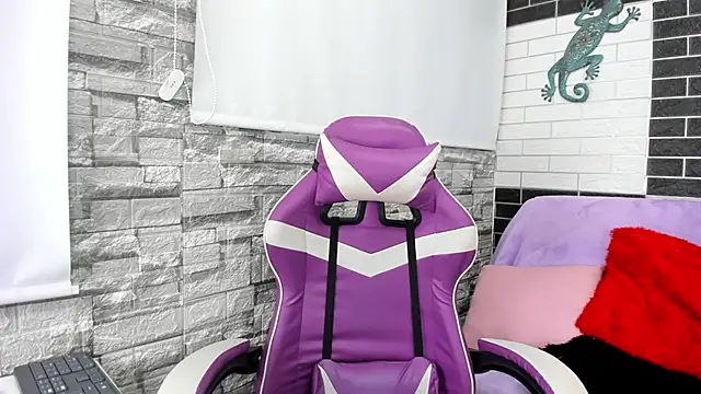 Snapshot of Sienna_Lux01 chatting on 03/03/26, 11:27 Sienna Lux01 online show from 03/03/26, 11:27