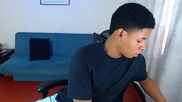 liiam3 online show from 03/23/26, 09:19