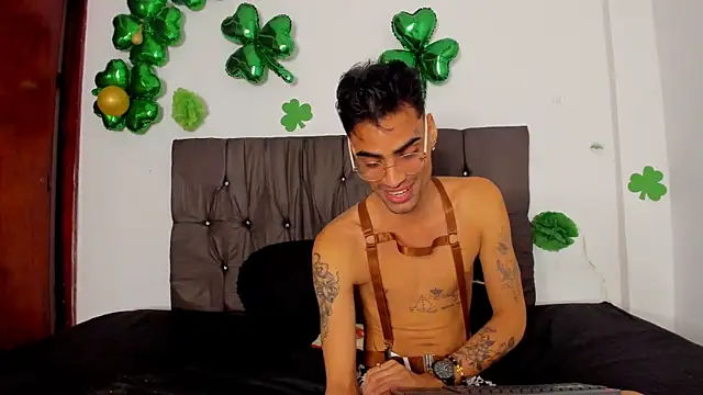 Gay Red Room online show from 04/17/26, 02:58