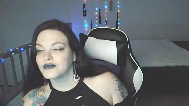 Snapshot of VixieNyx chatting on 02/26/26, 03:55 VixieNyx online show from 02/26/26, 03:55