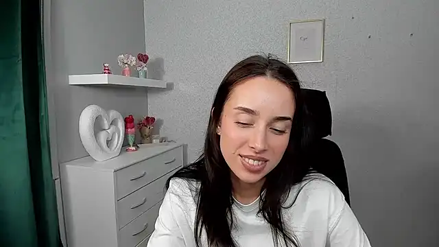 AdeleSolo online show from 04/07/26, 05:46