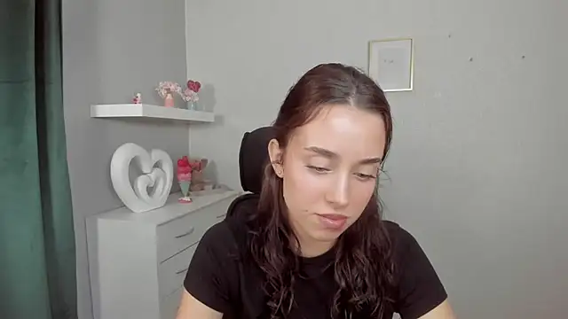 AdeleSolo online show from 04/23/26, 05:41